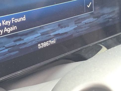 Used 2025 Chevrolet Suburban LT RWD image 8