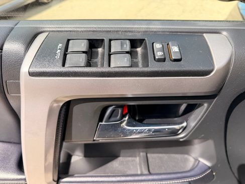 Used 2021 Toyota 4Runner Limited AWD/4WD image 12