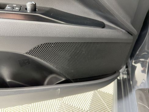 Used 2025 Toyota Camry SE image 20