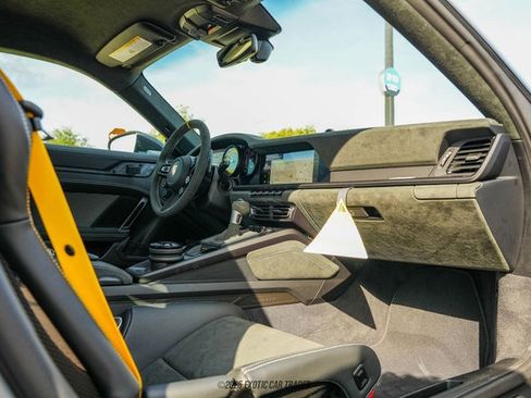 Used 2025 Porsche 911 GT3 RS image 21