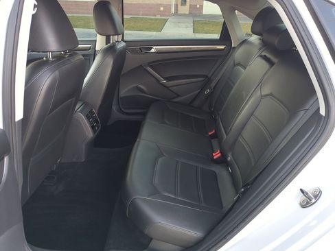 Used 2017 Volkswagen Passat 1.8T SE image 19