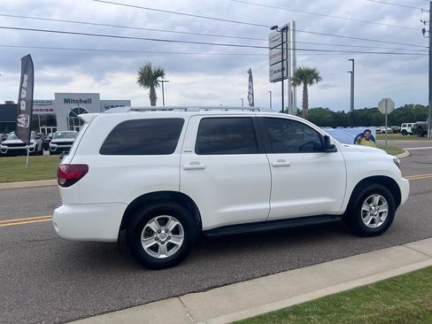 Used 2019 Toyota Sequoia SR5 RWD image 2