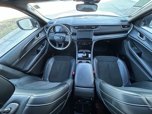 Used 2024 Jeep Grand Cherokee L Altitude image 27