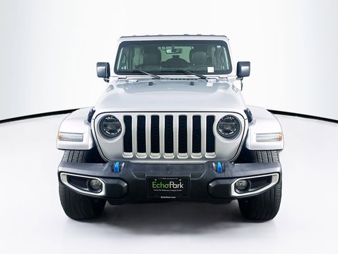Used 2022 Jeep Wrangler Sahara image 2