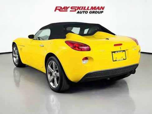 Used 2007 Pontiac Solstice Convertible w/ Premium Package RWD image 5