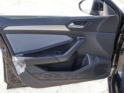 New 2026 Volkswagen Jetta SE FWD image 30