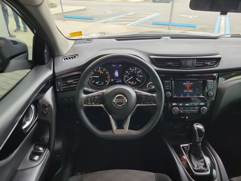 Used 2019 Nissan Rogue Sport SV image 25