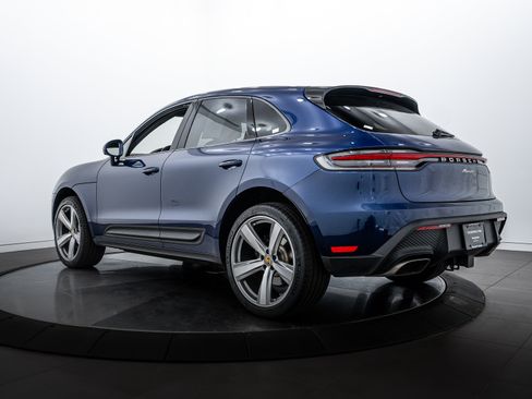 Certified 2025 Porsche Macan image 3