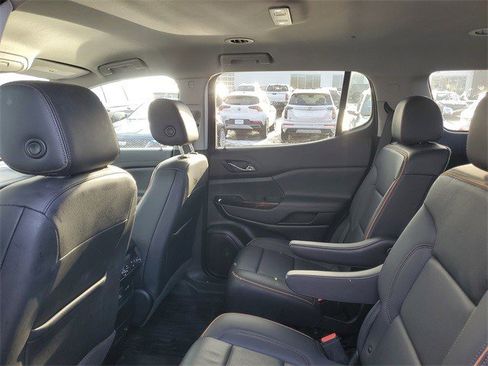 Used 2023 GMC Acadia AT4 w/ Technology Package image 8