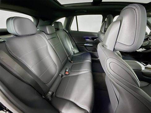 Used 2026 Mercedes-Benz GLC 300 4MATIC image 28