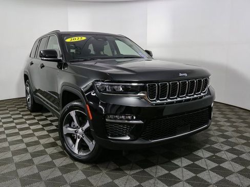 Used 2022 Jeep Grand Cherokee Limited 4xe image 3