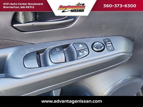 Used 2024 Nissan Kicks S image 9