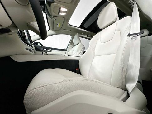 Used 2025 Volvo XC60 T8 Core image 16