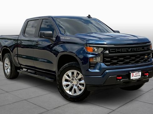 Used 2022 Chevrolet Silverado 1500 Custom image 3