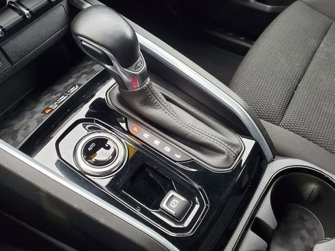 Used 2023 Chevrolet Colorado LT w/ LT Convenience Package II image 32