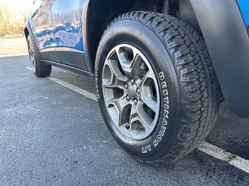 Used 2022 Jeep Cherokee Trailhawk w/ Trailer Tow Group image 21