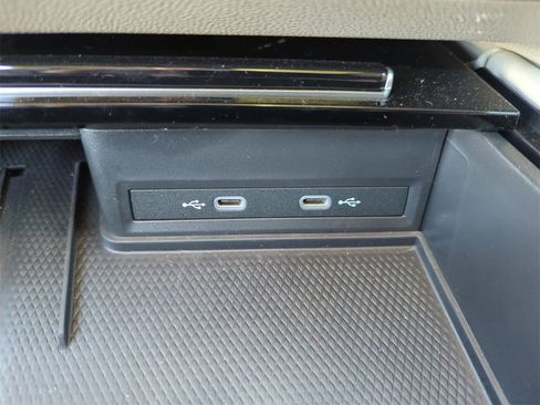 Used 2025 Volkswagen Atlas SEL Premium R-Line image 37