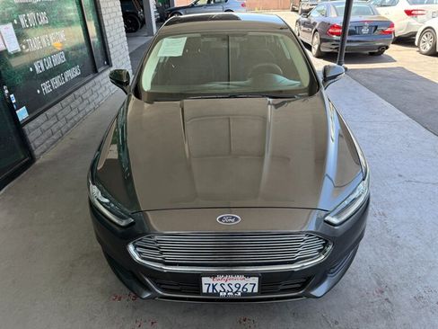Used 2015 Ford Fusion SE FWD image 13