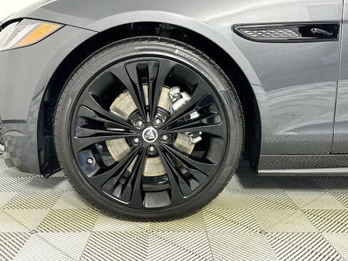 Certified 2024 Jaguar XF R-Dynamic SE image 9