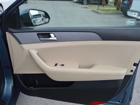 Used 2017 Hyundai Sonata SE w/ Cargo Package image 21