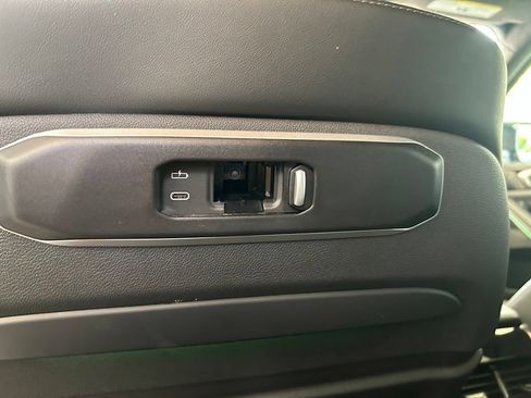 Used 2026 BMW X7 M60i AWD/4WD image 42