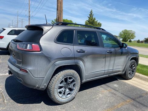 Used 2022 Jeep Cherokee Trailhawk w/ Comfort/Convenience Group AWD/4WD image 4