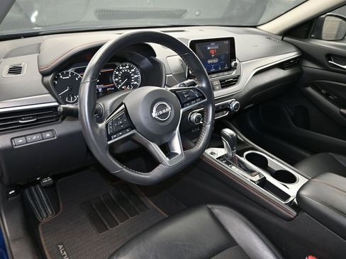 Used 2024 Nissan Altima 2.5 SR image 16