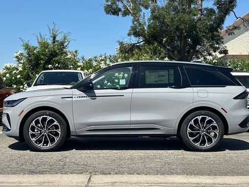 New 2026 Lincoln Nautilus Reserve AWD/4WD image 5