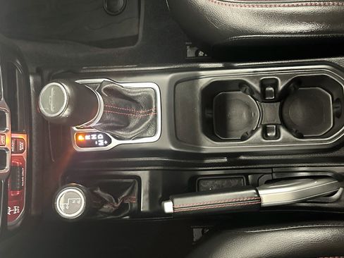 Used 2021 Jeep Gladiator Rubicon AWD/4WD image 24
