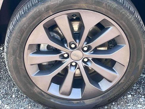 Used 2019 Jeep Cherokee High Altitude AWD/4WD image 14