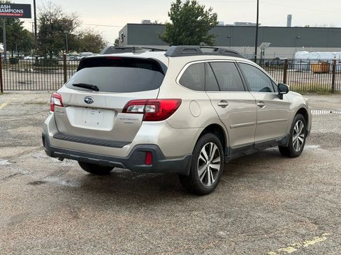 Used 2018 Subaru Outback 3.6R Limited image 4