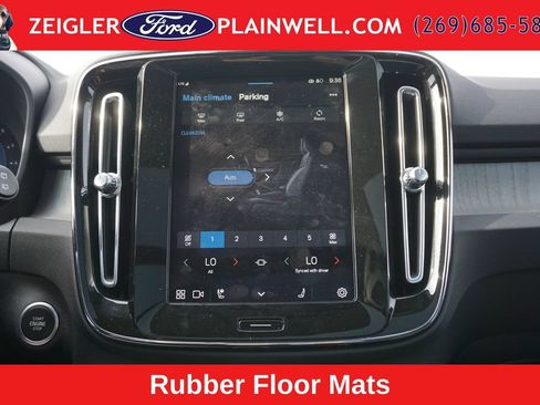 Used 2024 Volvo XC40 B5 Plus w/ Protection Package Premier AWD/4WD image 22