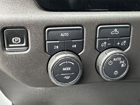 Used 2024 Chevrolet Silverado 1500 LT image 20