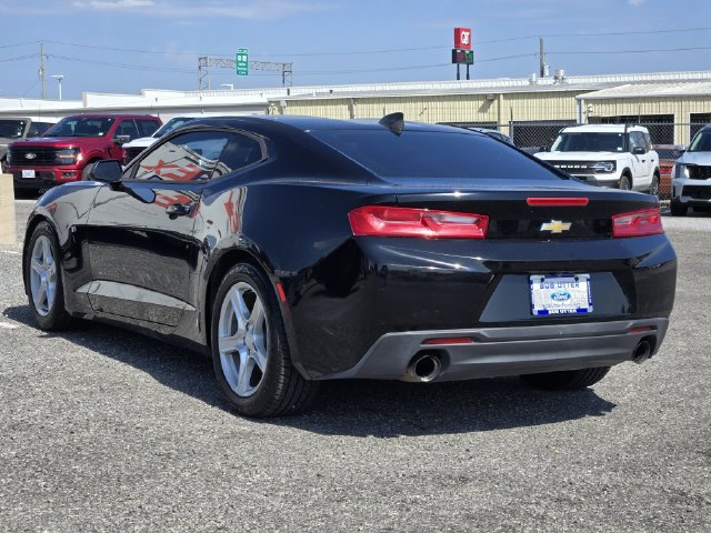 Used 2016 Chevrolet Camaro LT RWD image 5