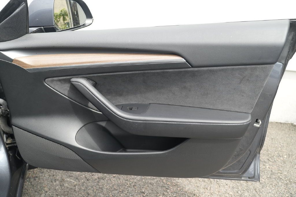 Used 2023 Tesla Model 3 Standard Range RWD image 33