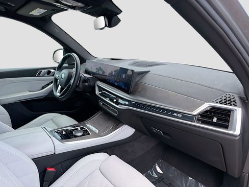 Used 2025 BMW X5 xDrive40i image 12