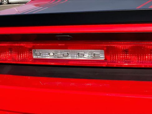 Used 2014 Dodge Challenger R/T image 8