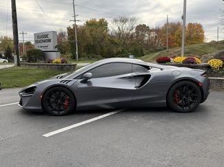 Used 2023 McLaren Artura video 2