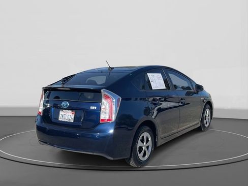 Used 2015 Toyota Prius Three image 4