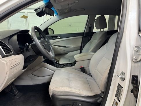 Used 2019 Hyundai Tucson Value FWD image 11