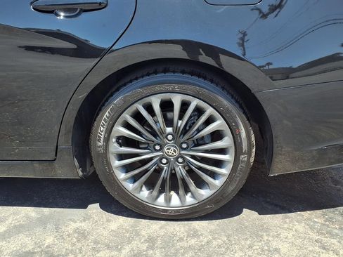 Used 2021 Toyota Avalon XSE FWD image 4