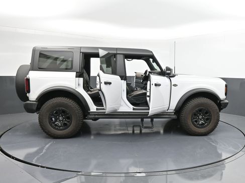 Used 2024 Ford Bronco Wildtrak image 37