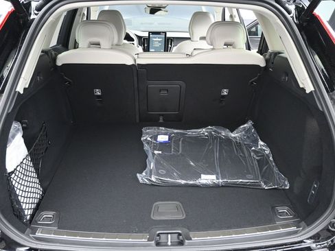 New 2026 Volvo XC60 B5 Ultra w/ Climate Package AWD/4WD image 18