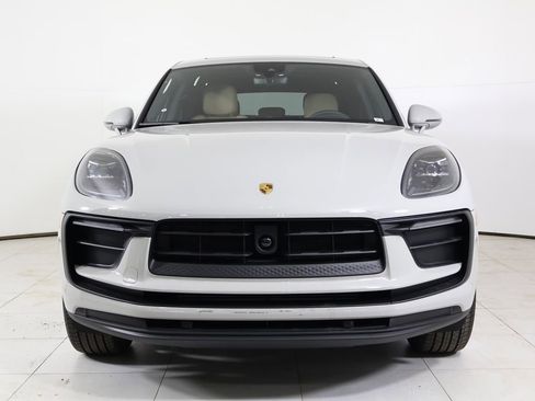 New 2026 Porsche Macan image 28