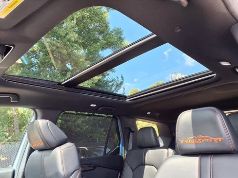 Used 2025 Honda Pilot TrailSport image 15