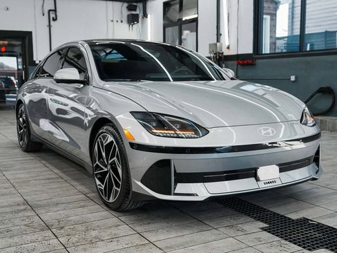 Used 2024 Hyundai Ioniq 6 Limited image 3