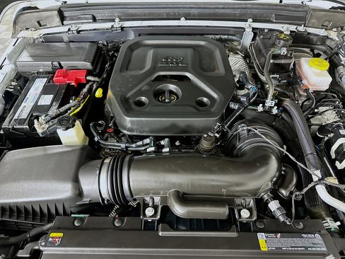 Used 2025 Jeep Wrangler Willys image 30