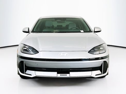 Used 2024 Hyundai Ioniq 6 SEL image 2
