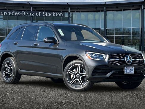 Used 2022 Mercedes-Benz GLC 300 4MATIC image 2