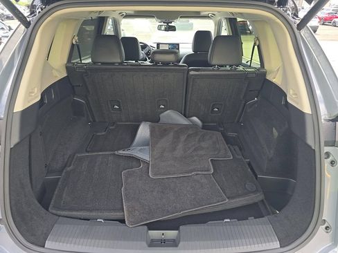 Used 2024 Nissan Rogue Platinum w/ Platinum Premium Package FWD image 9